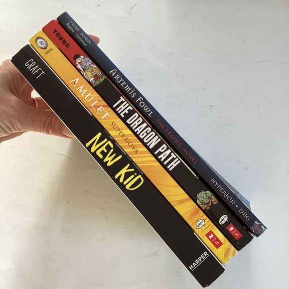 4 kids graphic novels books - Picture 2 of 5